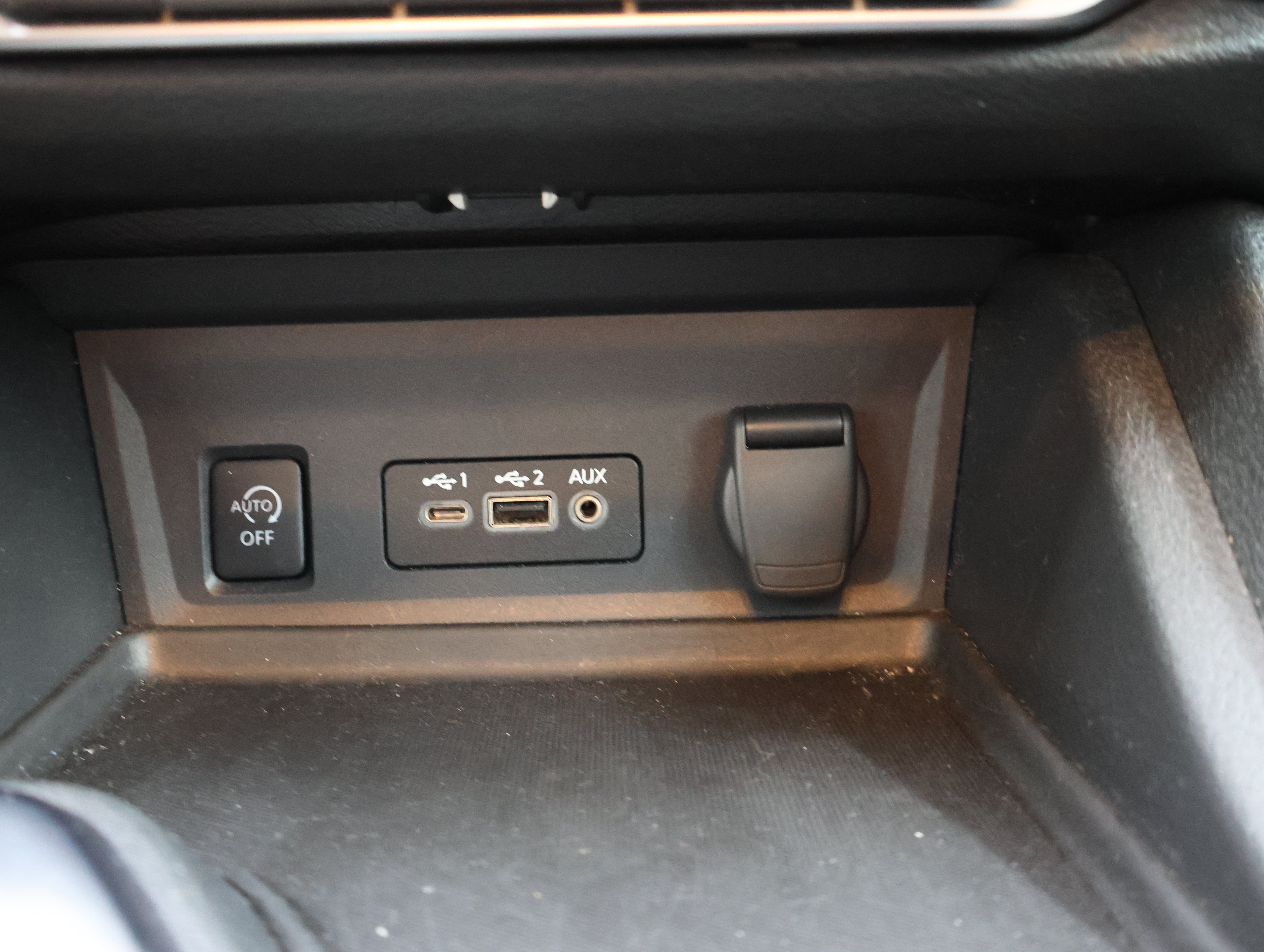 Used 2024 Nissan Sentra SV FWD image 43