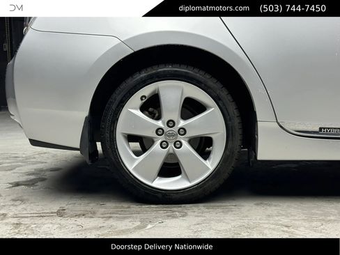 Used 2014 Toyota Prius Five w/ Advanced Technology Package image 38