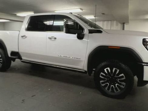 Certified 2025 GMC Sierra 3500 Denali Ultimate AWD/4WD image 2