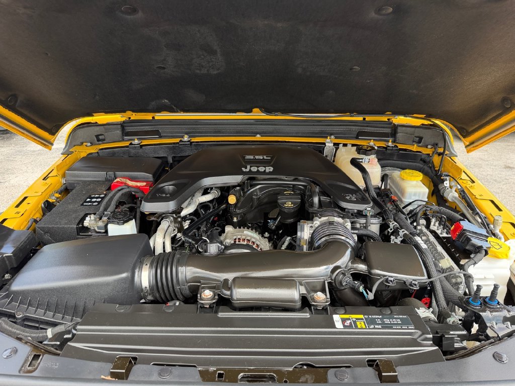 Used 2018 Jeep Wrangler Unlimited Sport S AWD/4WD image 17