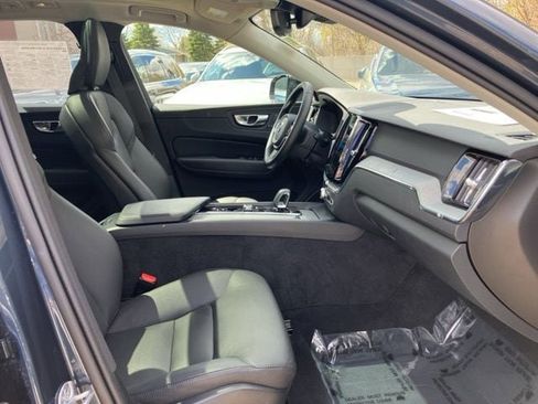 Certified 2025 Volvo XC60 B5 Plus AWD/4WD image 17