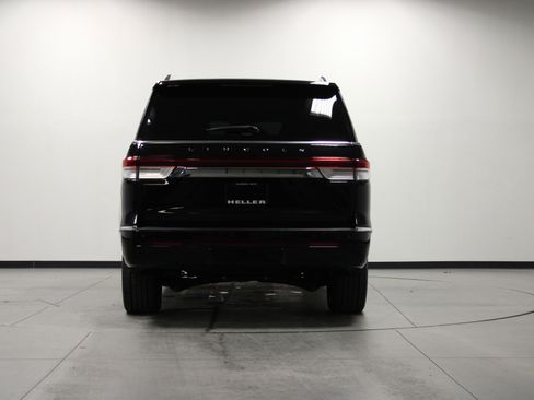 Used 2023 Lincoln Navigator L 2WD image 5