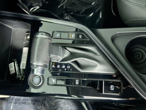 Certified 2025 Kia Niro EX Touring FWD image 23
