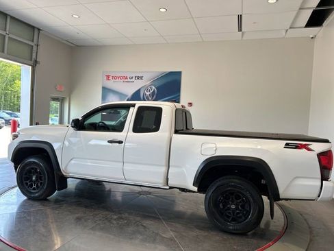 Used 2020 Toyota Tacoma SR w/ SX Package AWD/4WD image 4