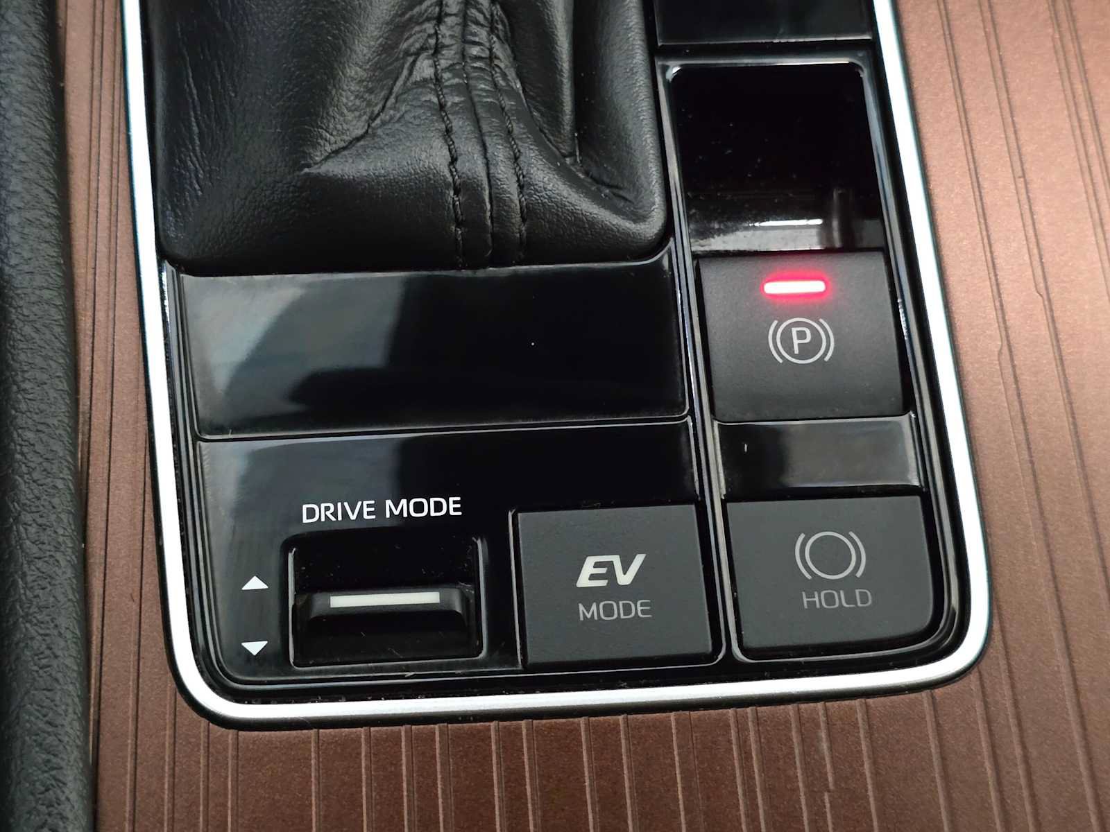 Certified 2021 Toyota Sienna XLE AWD/4WD image 16