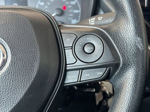 Used 2025 Toyota Corolla LE FWD image 22