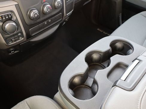 Used 2017 RAM 1500 Express image 25