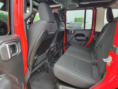 Used 2025 Jeep Wrangler Unlimited Rubicon 4xe w/ Safety Group AWD/4WD image 27