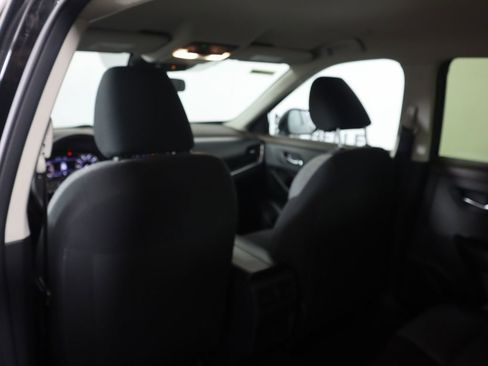 Used 2023 Nissan Rogue SV image 24