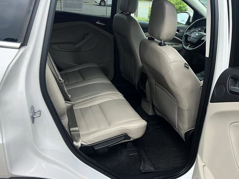Used 2018 Ford Escape Titanium w/ Ford Safe & Smart Package AWD/4WD image 31