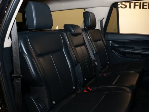 Used 2024 Ford Expedition Max XLT image 14