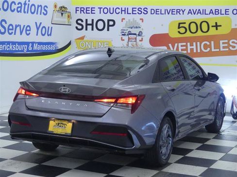 Used 2024 Hyundai Elantra SEL FWD image 7