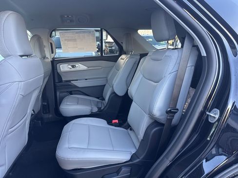 New 2026 Ford Explorer Active w/ Active Comfort Package image 21