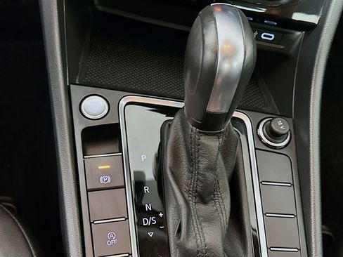 Used 2020 Volkswagen Jetta SE image 24