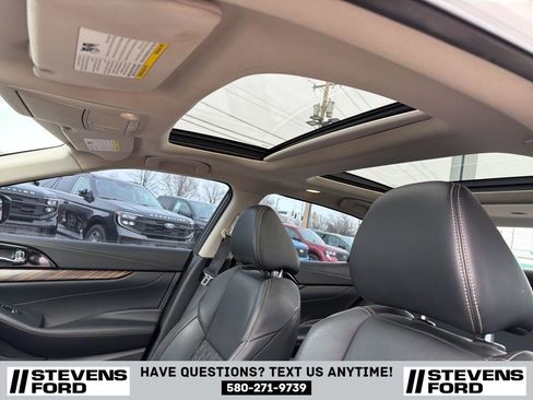 Used 2016 Nissan Maxima Platinum image 13