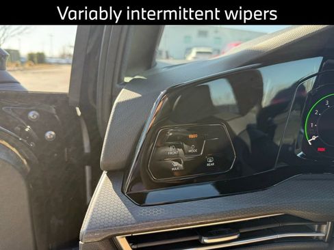 Used 2022 Volkswagen GTI SE image 22