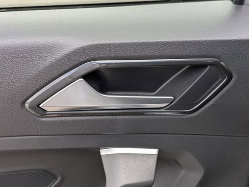 Used 2024 Volkswagen Tiguan SE R-Line image 26