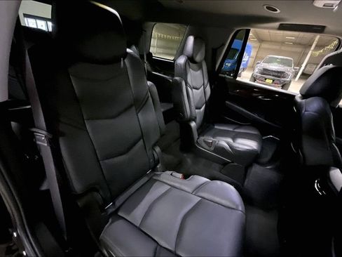 Used 2016 Cadillac Escalade Premium AWD/4WD image 26
