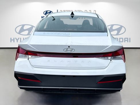 New 2026 Hyundai Elantra SE FWD image 5
