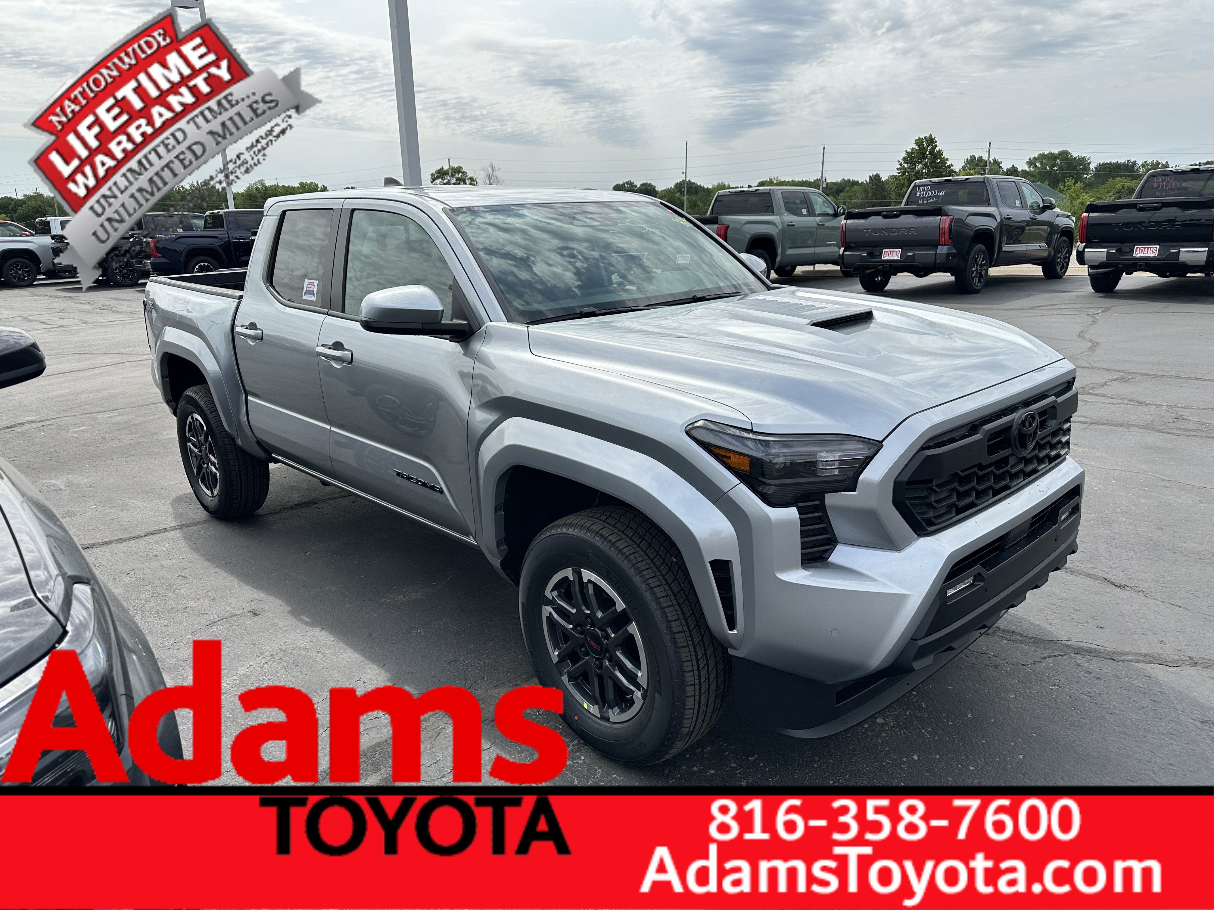 Used 2026 Toyota Tacoma TRD Sport w/ TRD Sport Upgrade Package AWD/4WD image 1