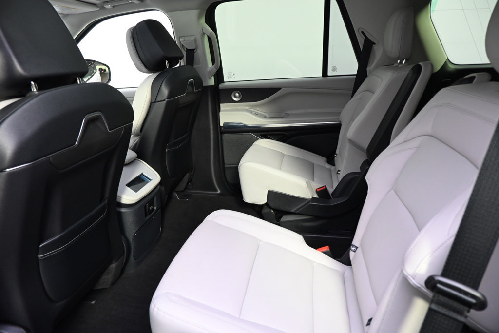 New 2026 Lincoln Navigator Reserve w/ Jet Appearance Package AWD/4WD image 21