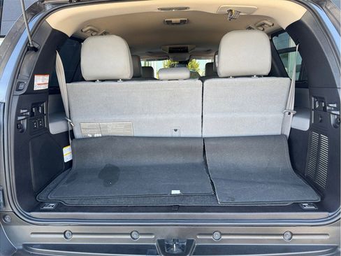 Used 2019 Toyota Sequoia Platinum AWD/4WD image 33