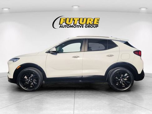Used 2024 Buick Encore GX Sport Touring FWD image 7