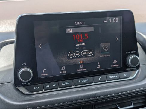 Used 2022 Nissan Rogue SV FWD image 21