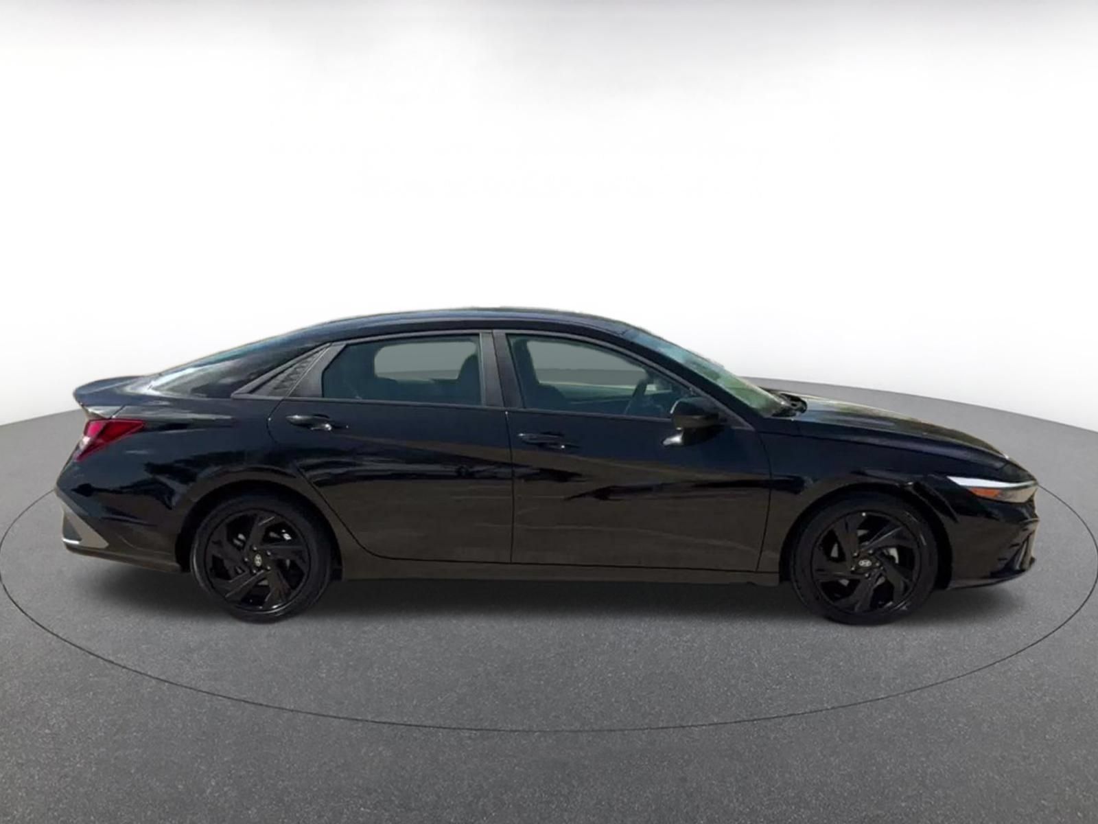 Used 2026 Hyundai Elantra Sport FWD image 15