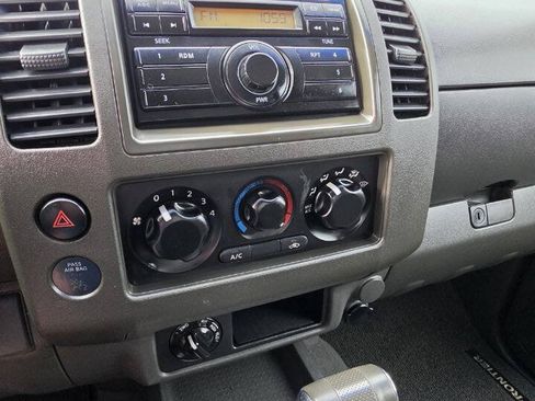 Used 2008 Nissan Frontier SE w/ SE Value Truck Pkg AWD/4WD image 15