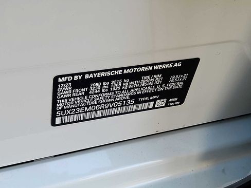 Certified 2024 BMW X7 xDrive40i w/ Executive Package image 25