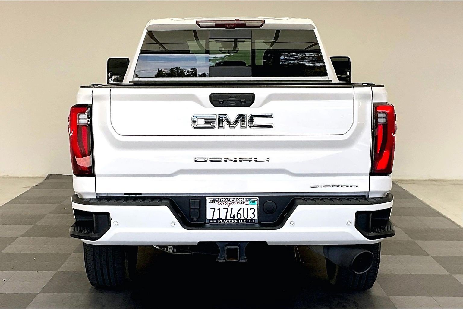 Used 2024 GMC Sierra 2500 Denali Ultimate AWD/4WD image 3