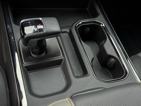 Used 2024 Chevrolet Silverado 1500 ZR2 w/ Technology Package image 22