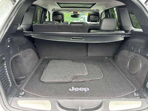 Used 2019 Jeep Grand Cherokee Summit AWD/4WD image 18