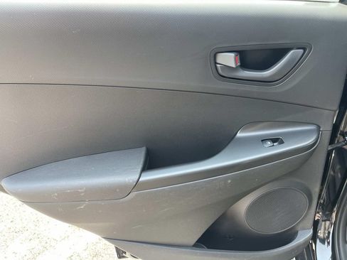 Used 2021 Hyundai Kona SE FWD image 18