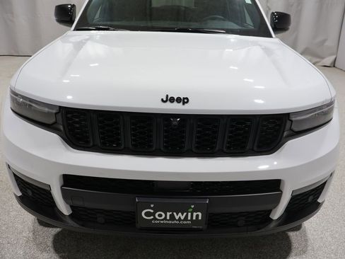 Certified 2024 Jeep Grand Cherokee L Limited w/ Luxury Tech Group II AWD/4WD image 9