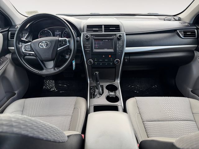 Used 2015 Toyota Camry SE FWD image 10