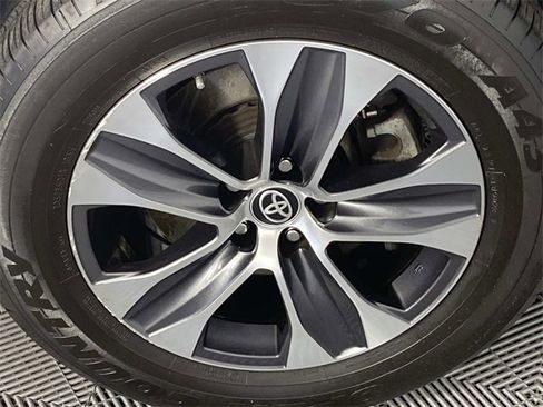 Used 2022 Toyota Highlander XLE image 33