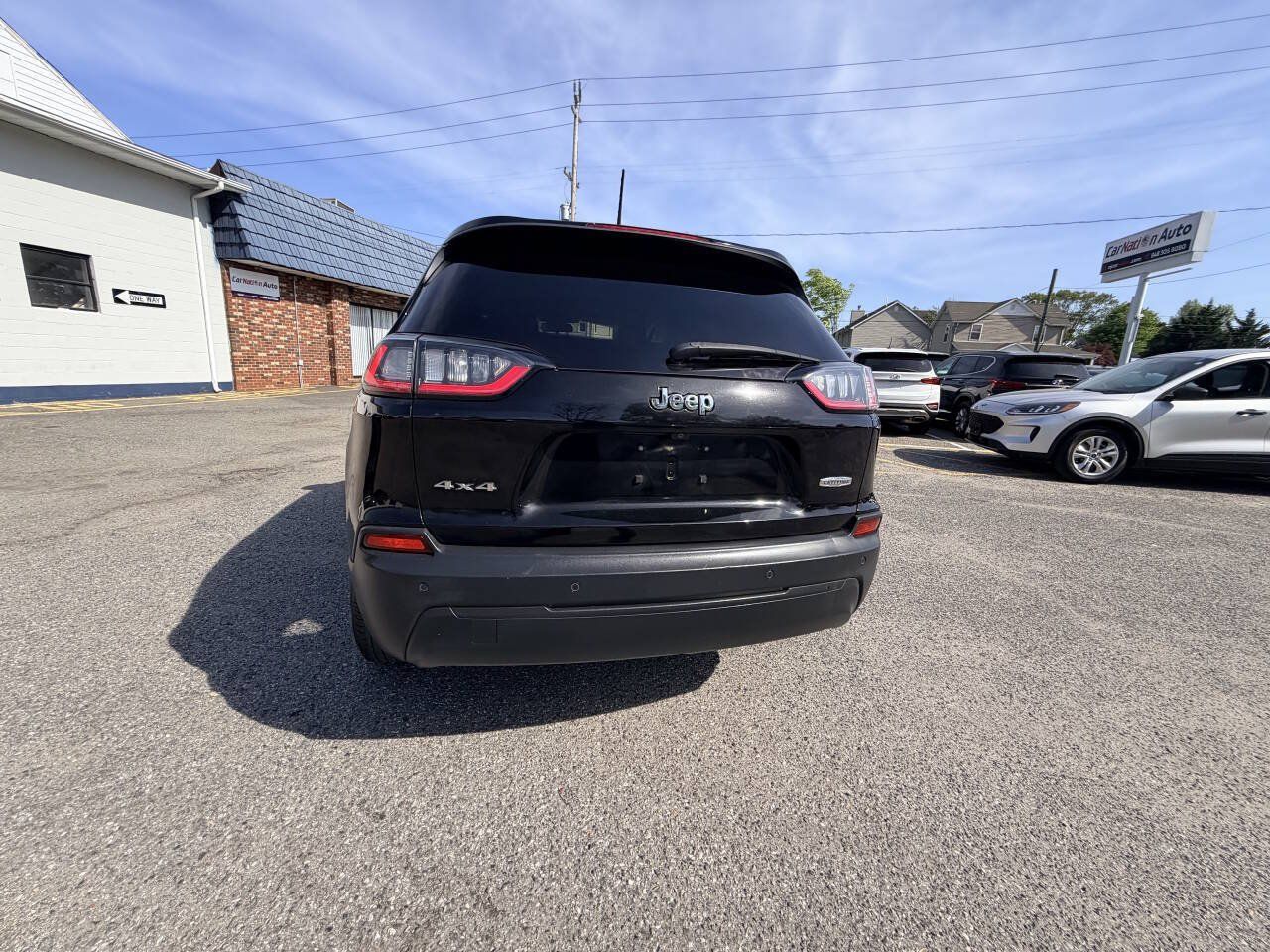 Used 2019 Jeep Cherokee Latitude Plus w/ Cold Weather Group AWD/4WD image 31