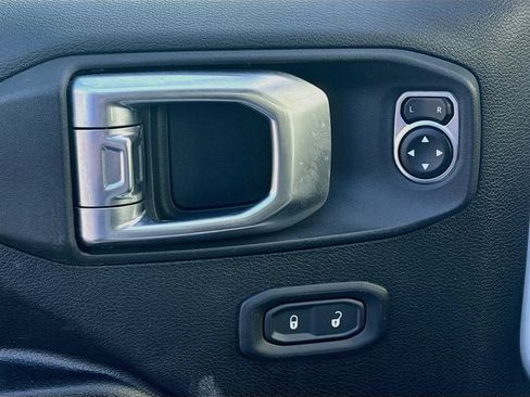 Certified 2023 Jeep Wrangler Unlimited AWD/4WD image 18