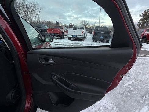 Used 2017 Ford Focus SE image 13