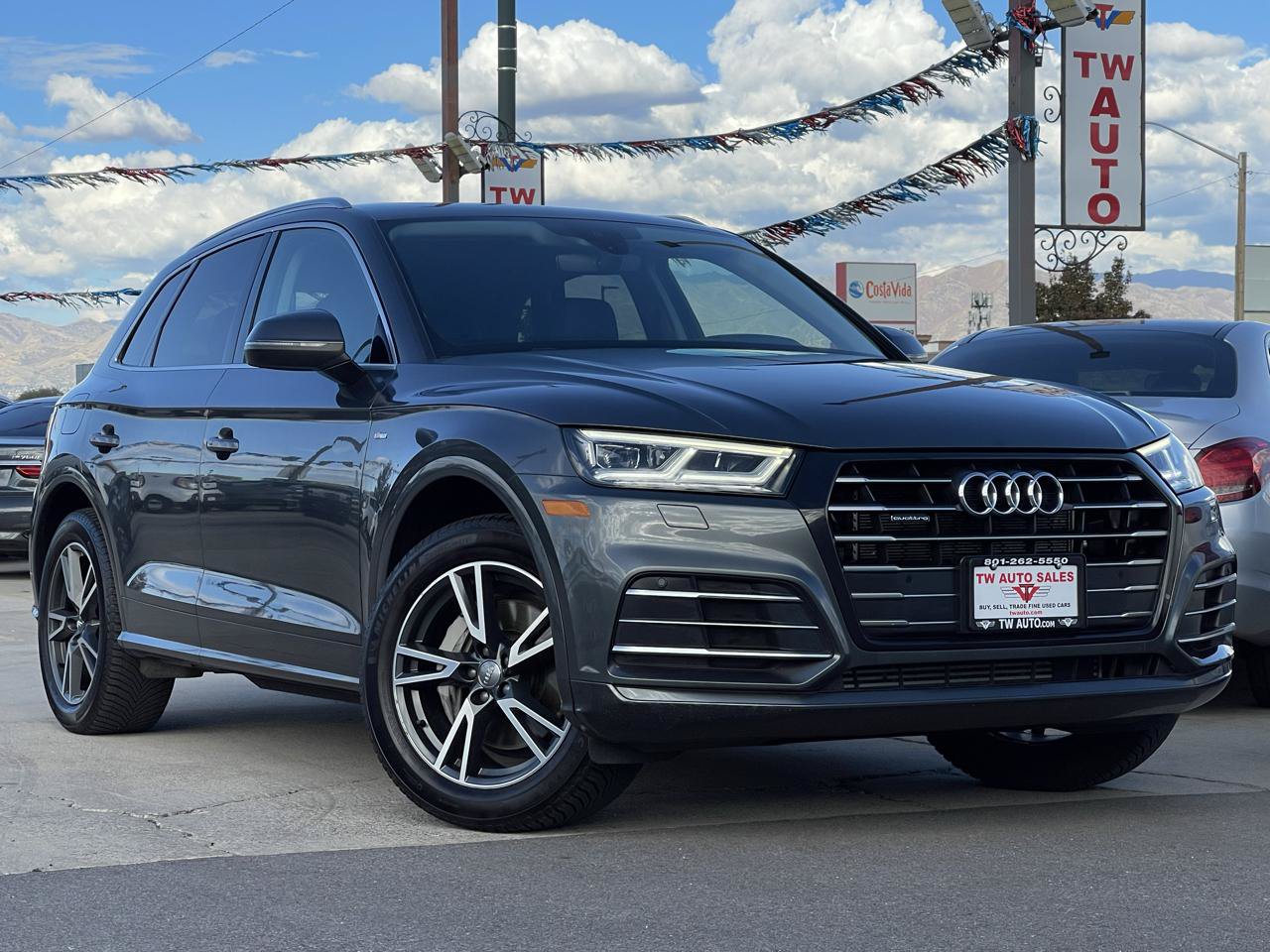 Used 2020 Audi Q5 e Premium Plus w/ Premium Plus Package AWD/4WD image 3