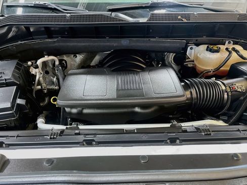 Used 2022 Chevrolet Silverado 1500 LTZ w/ LTZ Premium Package AWD/4WD image 32