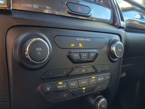 Used 2020 Ford Ranger Lariat w/ Technology Package image 12