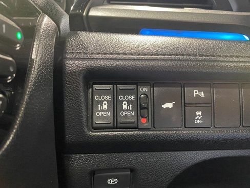 Used 2025 Honda Odyssey Touring image 26
