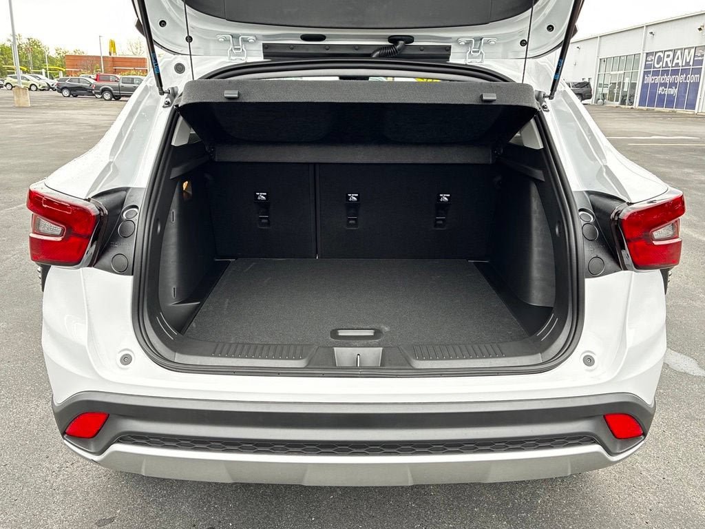 New 2026 Chevrolet Trax LT w/ LT Convenience Package FWD image 25