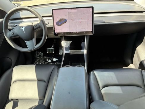 Used 2021 Tesla Model Y Long Range AWD/4WD image 5