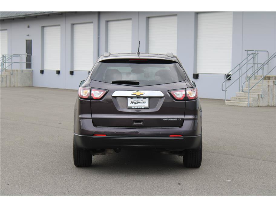 Used 2015 Chevrolet Traverse LT w/ Style and Technology Package FWD image 3