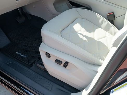 New 2026 Volkswagen Atlas SE FWD image 28