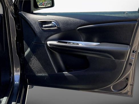Used 2018 Dodge Journey SE w/ Popular Equipment Group FWD image 28